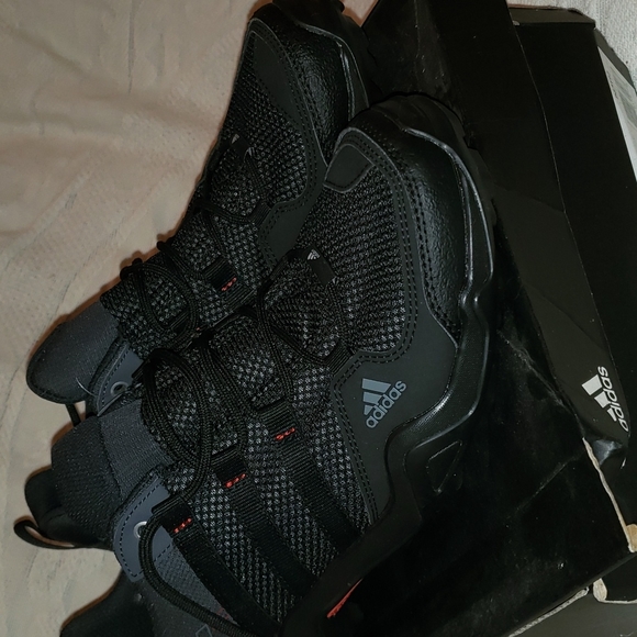 Adidas Men Shoes, Size 10, Brand New - Picture 7 of 9